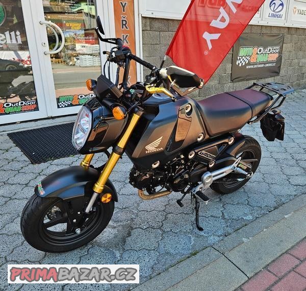 honda-msx-125-1-majitel-cr-ladeny-vyfuk-yoshimura