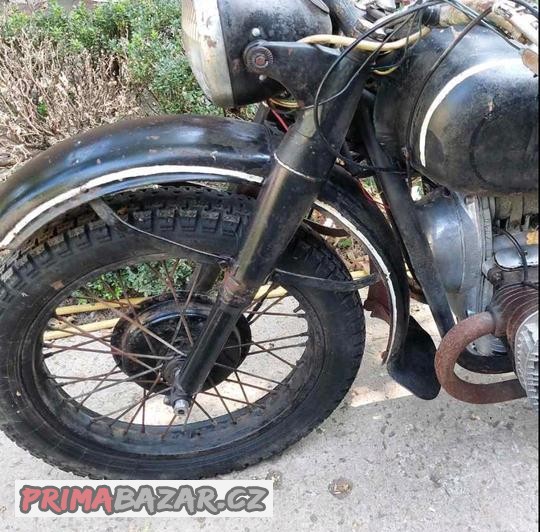 predni-vidlice-svetlo-blatnik-nadrz-prevodovka-m72-k750