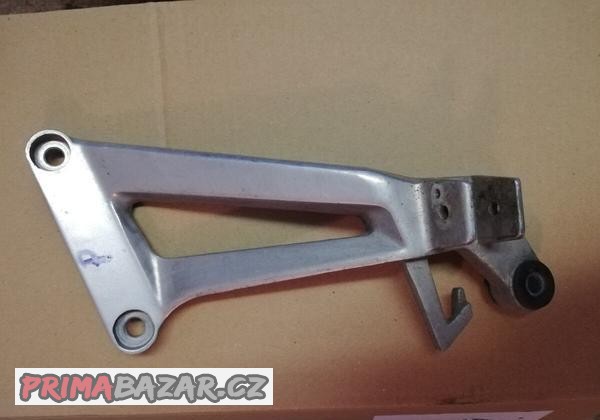 pravy-drzak-zadni-stupacky-honda-cbr-125-r