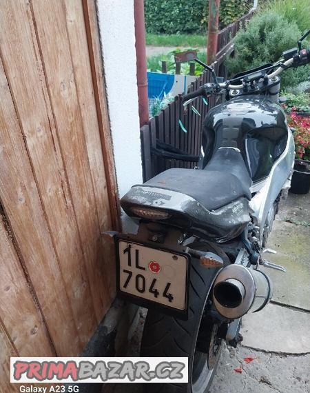 yamaha-fzr-1000