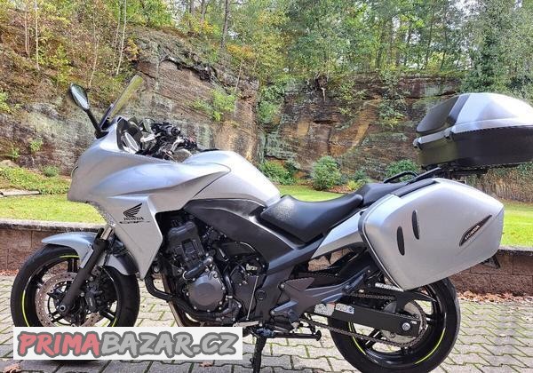 Honda CBF 1000 - SUPER STAV + VÝBAVA