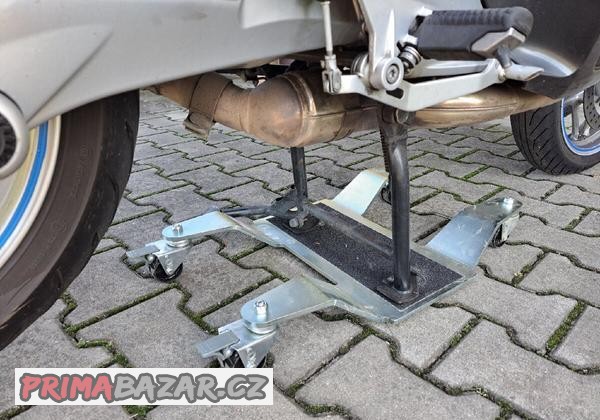 manevrovaci-vozik-na-motocykl-s-centralnim-stojanem