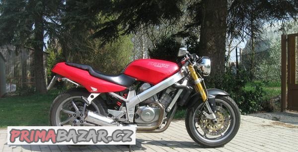 honda-nt-650-gt-hawk