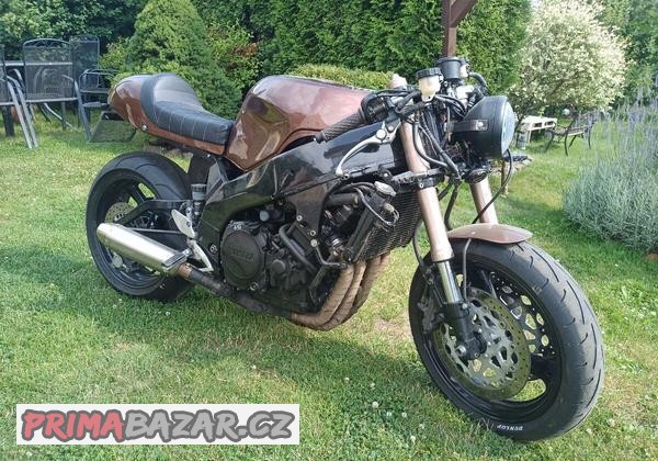 yamaha-yzf-750r-cafe-racer