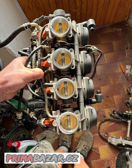 vstrikovace-na-yamaha-r1-02-03-04-06-07-08-09-11
