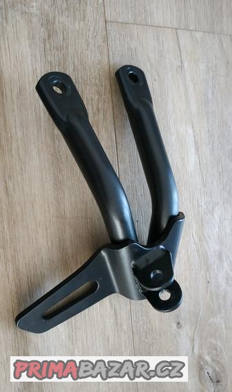 yamaha-mt03-drzak-stupacky-spolujezdce