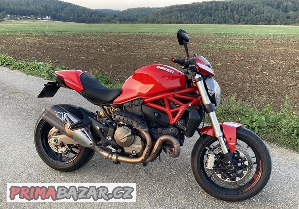 ducati-monster-821-stripe