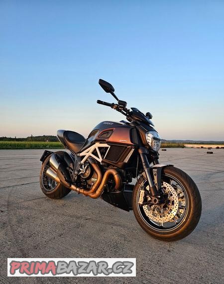 ducati-diavel-carbon-2016