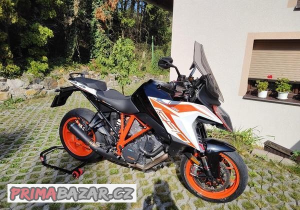 ktm-super-duke-gt-1290-top