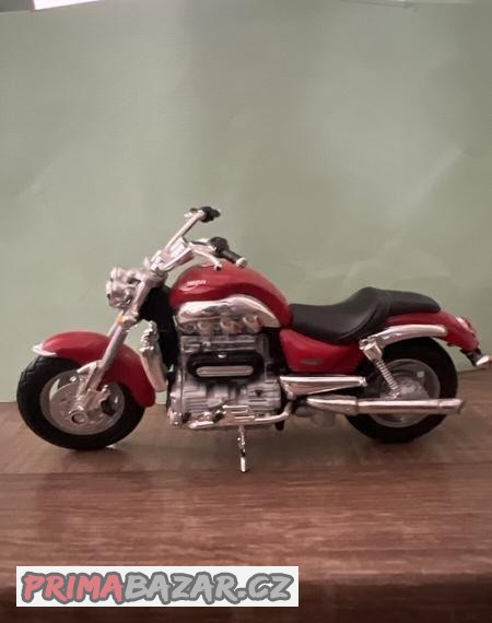 model-triumph-rocket-iii-1-18-cerveny