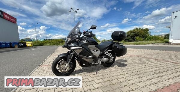 honda-vfr-800-crossrunner