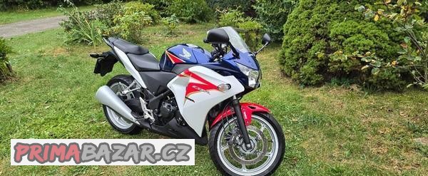 hona-cbr250ra-abs-2012-najeto-8-500km-top-stav
