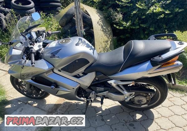 honda-vfr-800-vtec-2004
