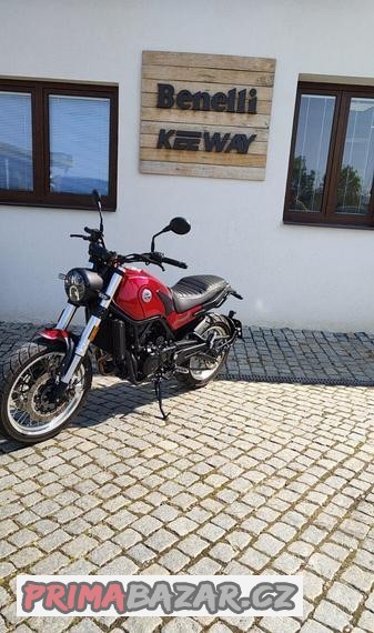 benelli-leoncino-500-trail-cervena-f2-euro-5-predvadec