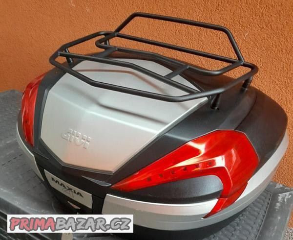 givi-monokey-maxia-v56-horni-kufr-se-zahradkou