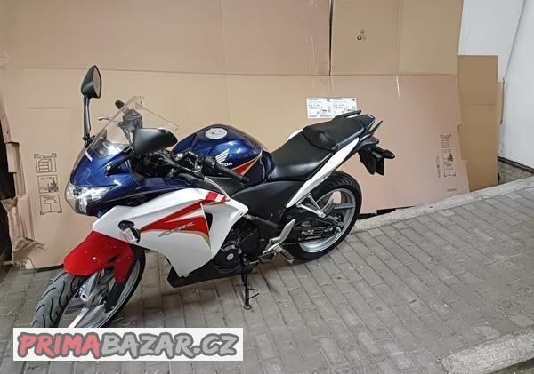 motocykl-honda-cbr-250