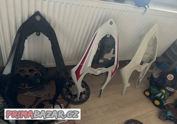 podsedadlova-kapota-na-yamaha-r1-07-08-rn19