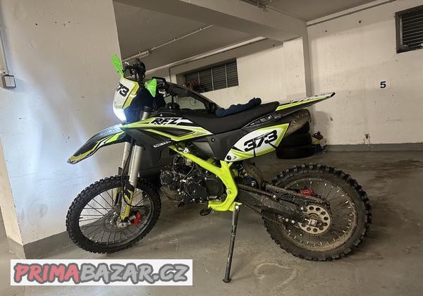 sportovni-motor-yx-140cc-s-vysokym-cena-15000