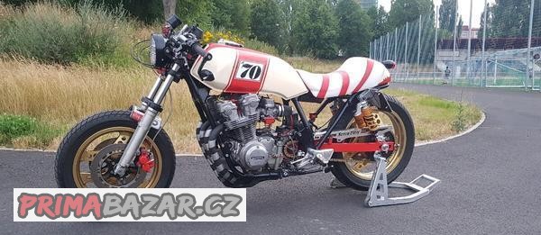 cafe-racer-honda-cb750f-bol-dor-prestavba