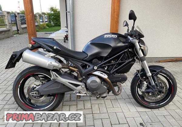 ducati-monster-696