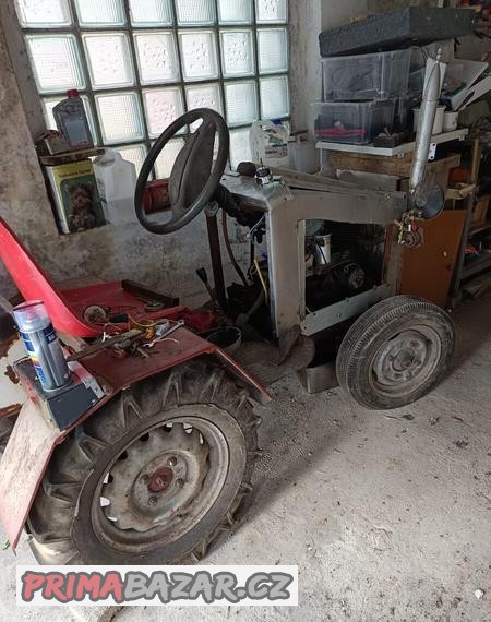 domaci-traktor-motor-panelka