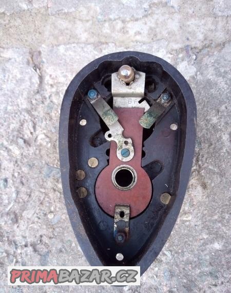 spinaci-skrinka-jawa-350-nebo-ogar