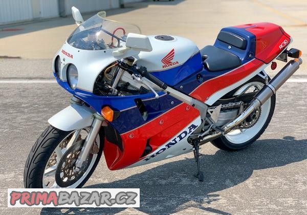 1990-honda-vfr-750-rc30