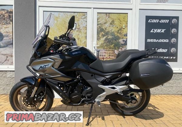 cfmoto-700-mt-premium-cerna