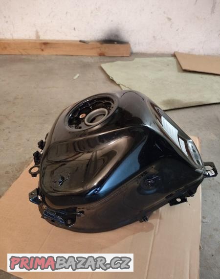 palivova-nadrz-ktm-duke-390-2022