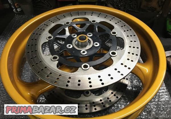 magnesiova-kola-marchesini-na-honda-vtr-1000-sp1-2