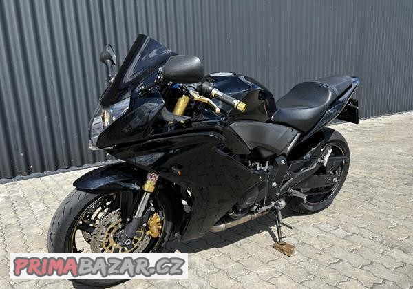 honda-cbr-600f-top-stav-ladak-shark-nova-stk