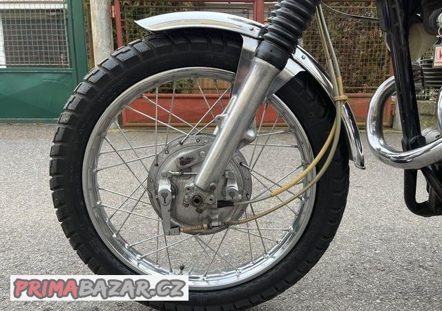 honda-scrambler-cb-a-jine-predni-blatnik