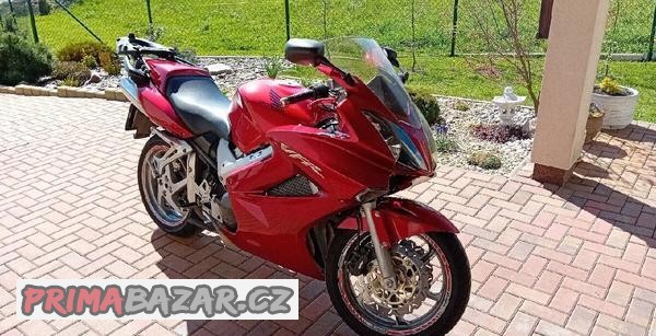 honda-vfr-800-vtec