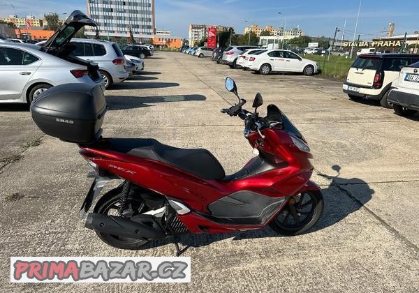 honda-pcx-125-r-v-2019-odpocet-dph-11-900km-garazovano