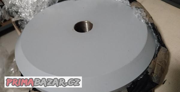 2-ks-stojany-pro-prostorove-repro-napr-domaci-kino