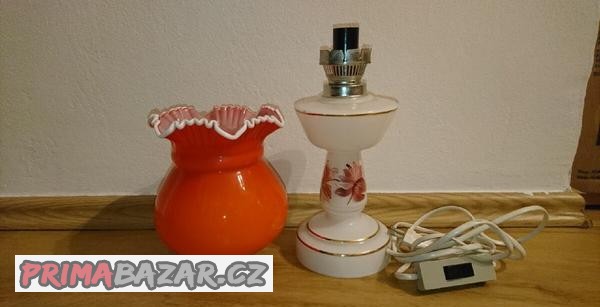 retro-sklenena-malovana-lampicka-se-stinitkem