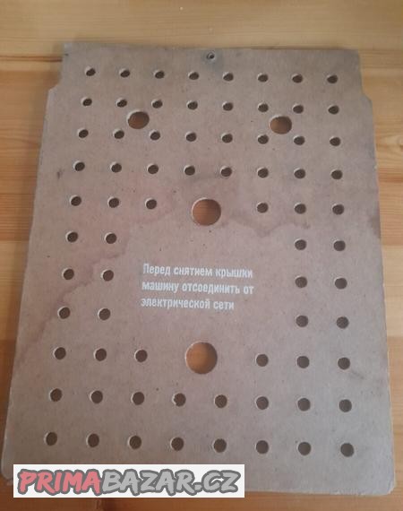 zadni-stena-k-retro-radiu-1