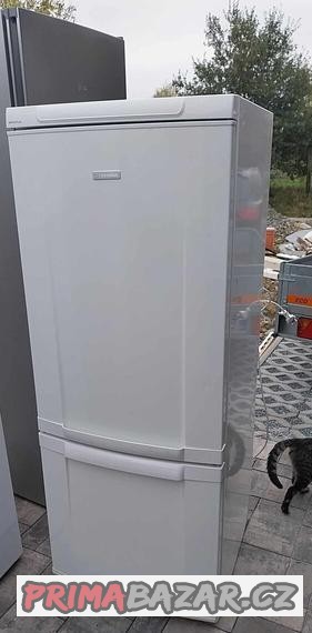 lednice-s-mrazakem-elektrolux-155cm