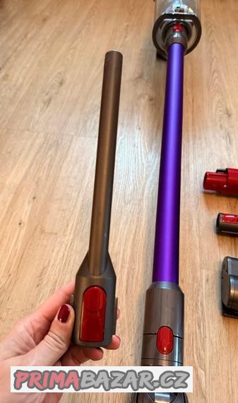 prodam-dyson-v11-extra-v-zaruce-a-top-stavu