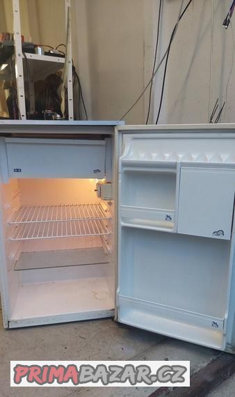 mala-lednice-s-mrazakem-85cm