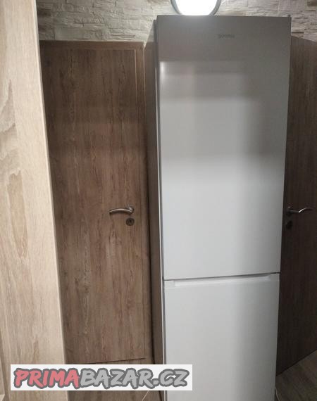 lednice-s-mrazakem-gorenje-v-zaruce