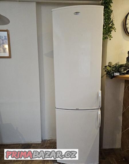 velka-usporna-lednicka-whirlpool-dvoukompresorova