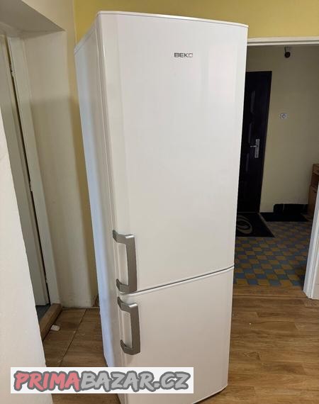 chladnicka-s-mraznickou-beko-rcsa270k40wn-bila