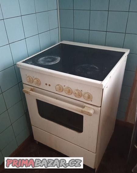 Sklokeramicky Sporák