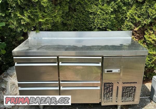 chladici-stul-se-4-zasuvkami-1-2-146x60x95cm