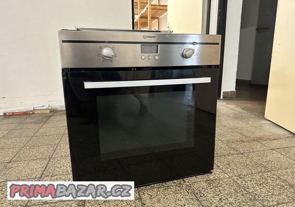vestavena-trouba-indesit-fimb-53