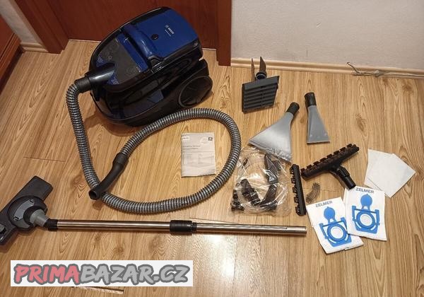 silny-podlahovy-vysavac-bosch-3v1-s-tepovacem-mokre-vysava