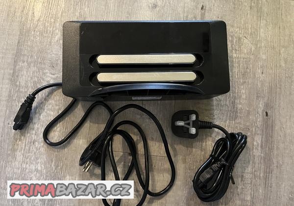 neato-botvac-d5-connected-dokovaci-stanice