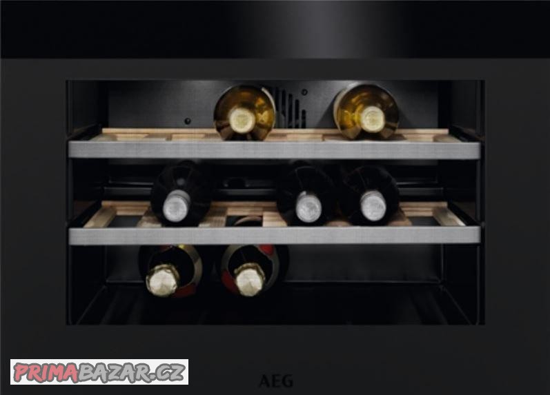 vinoteka-aeg-mastery-kwk884520t