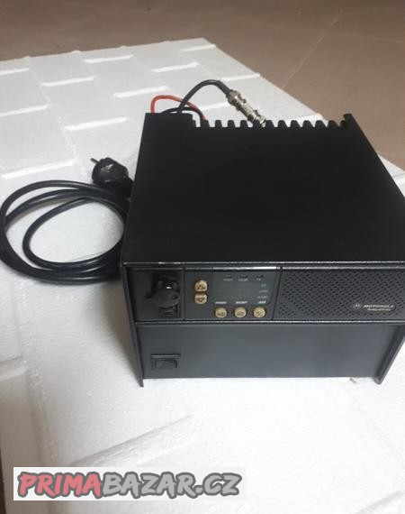 motorola-gm300-s-napajecim-zdrojem